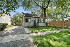 16 Longfellow Avenue, St. Catharines, ON L2R 6N5