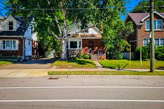 30 Sanders Boulevard, Hamilton, ON L8S 3J3
