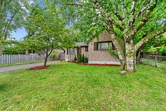54 Manitoulin Drive, London East, ON N5W 1M4
