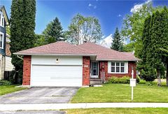 112 Bruce Street S, Blue Mountains, ON N0H 2P0