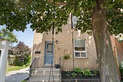 11 PRIMROSE Avenue, Hamilton, ON L8L 2K7