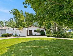807 Wartman Avenue, Kingston, ON K7M 4M3