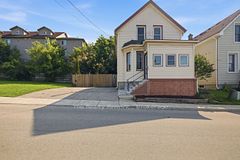17 Douglas Street, Woodstock, ON N4S 2Y1