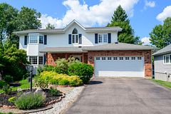 18 Heritage Crescent, Huntsville, ON P1H 1S9