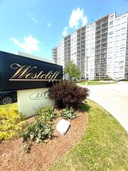 353 Commissioners Road W 304, London South, ON N6J 0A3