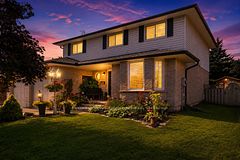 1817 Parkwood Circle, Peterborough, ON K9J 8C3