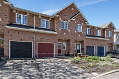 132 Sawmill Private, Billings Bridge - Riverside Park and Area, ON K1V 2E1