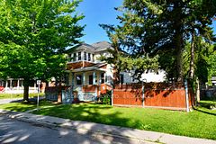 200 South Street S, Gananoque, ON K7G 1A3