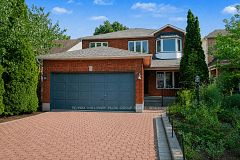 182 Twyford Street, Hunt Club - Windsor Park Village and Area, ON K1V 0V8
