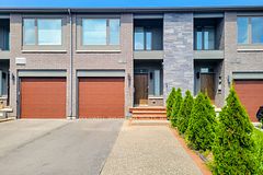 8 Bedrock Drive, Hamilton, ON L8J 0K6