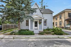 451 Stewart Street, Peterborough, ON K9H 4B4