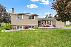 36 Edgewood Drive, Kawartha Lakes, ON K9V 4W4