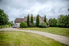 1235 Flood's Drive, Selwyn, ON K0L 1T0