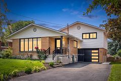 385 Village Crescent, Kitchener, ON N2M 4V2