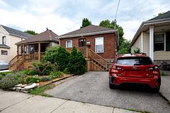 94 Edgemont Street N, Hamilton, ON L8H 4C8