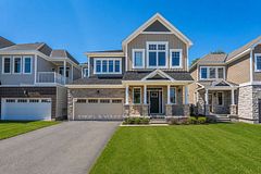 89 Hackamore Crescent, Stittsville - Munster - Richmond, ON K0A 2Z0