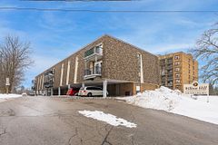 234 Willow Road 102, Guelph, ON N1H 7C6