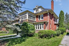498 Weller Street, Peterborough, ON K9H 2N6