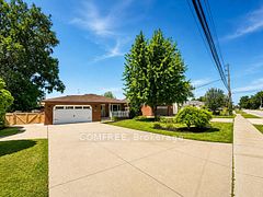 6310 Matchette Road, LaSalle, ON N9J 2J7