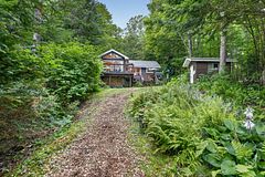 1040 Larix Lane N, Dysart et al, ON K0L 1M1