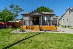 1721 S Cameron Blvd Boulevard, Windsor, ON N9B 3C9