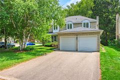 243 Tatlock Court, Waterloo, ON N2L 5Y6
