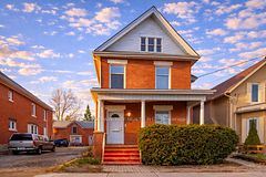 38 Nelson Street, Brantford, ON N3T 2M8