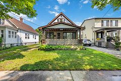 208 Ross Avenue, Sarnia, ON N7T 1J7