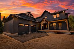 300 Forest Park Road, Laurentian Valley, ON K8A 6W2