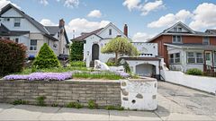 287 Courtland Avenue E, Kitchener, ON N2G 2V8