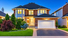 19 Black Tern Crescent, Kanata, ON K2M 2Z4