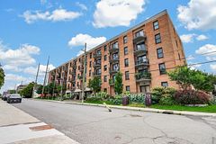 50 Burnside Avenue 203, West Centre Town, ON K1Y 2M2