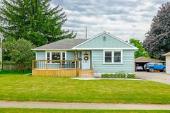 5916 Murray Street, Niagara Falls, ON L2G 2J8