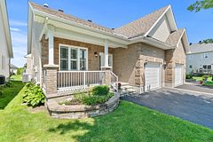 7 Abbey Crescent, Russell, ON K4R 0B5