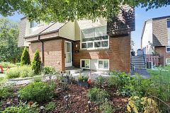 31 Woodvale Green Street D, South of Baseline to Knoxdale, ON K2G 4H3