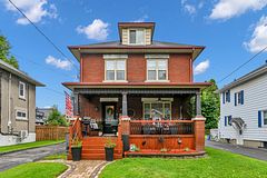 214 Fourth Street W, Cornwall, ON K6J 2S1