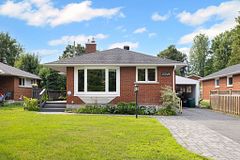 2349 Edwin Crescent, Parkway Park - Queensway Terrace S and Area, ON K2C 1H8