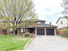 10 Westchester Court, Barrhaven, ON K2J 3P9