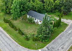 810 John Street N, Gravenhurst, ON P1P 1E6