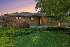 3 Donna Street, Meadowlands - Crestview and Area, ON K2G 2V5