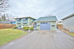 698 Buffalo Road, Fort Erie, ON L2A 5T6
