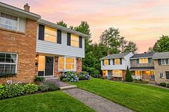 884 Walkley Road, Billings Bridge - Riverside Park and Area, ON K1V 6R5