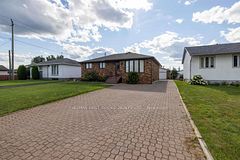 935 Crawford Place, Thunder Bay, ON P7E 3C8