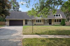8 Berkley Place, Guelph, ON N1E 1E6