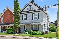 77 Russell Street E, Smiths Falls, ON K7A 1G8