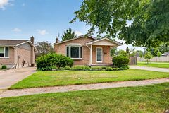 4240 Brookdale Drive, Niagara Falls, ON L2H 2B5