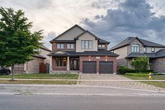 3429 Singleton Avenue, London South, ON N6L 0C5