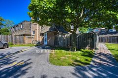 7 Viking Court 404, Grimsby, ON L3M 3T8