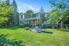 6 Ginnie Street, Parry Sound, ON P2A 1L1