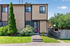 7009 Bilberry Drive, Orleans - Convent Glen and Area, ON K1C 2C2